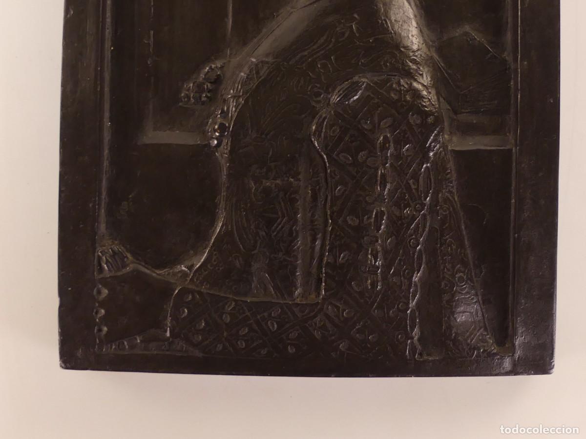 Otros objetos de arte: PLACA DE METAL DAMA DE EPOCA - Foto 5