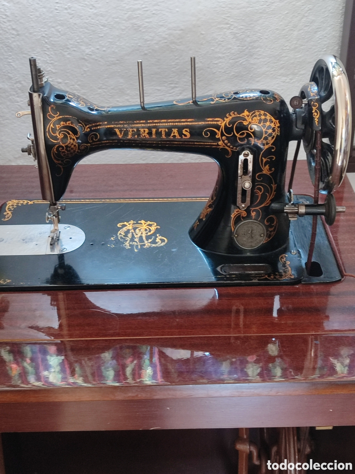 Otros objetos de arte: Maquina de coser antigua