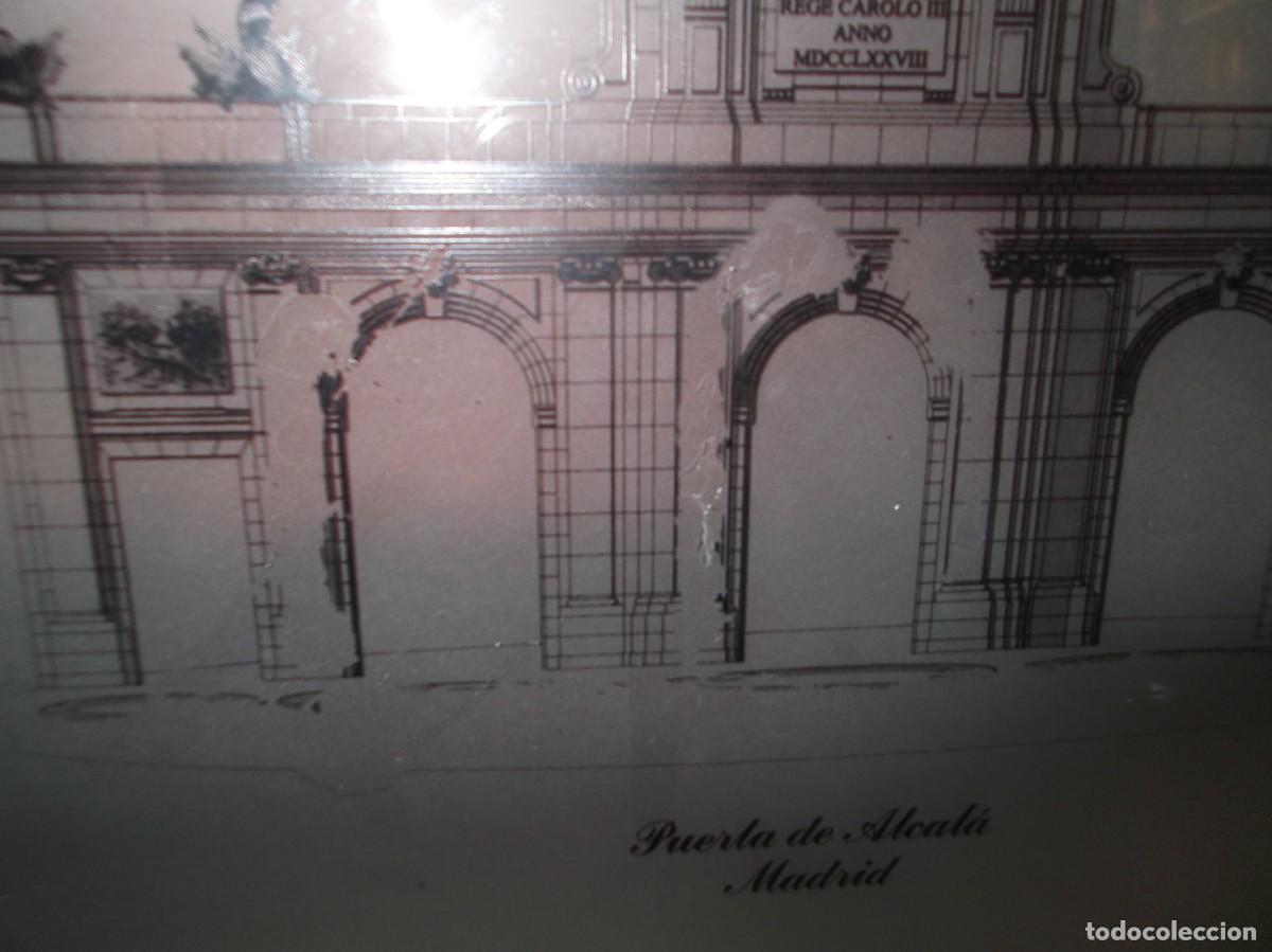 Otros objetos de arte: Cuadro de la Puerta de Alcal&aacute; en cristal pintado.Hispania - Foto 4