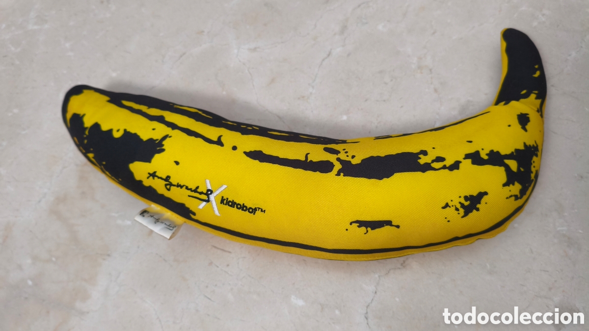Otros objetos de arte: Peluche Andy Warhol Banana - Kidrobot 35 cm) Art Toy / Arte Contempor&aacute;neo