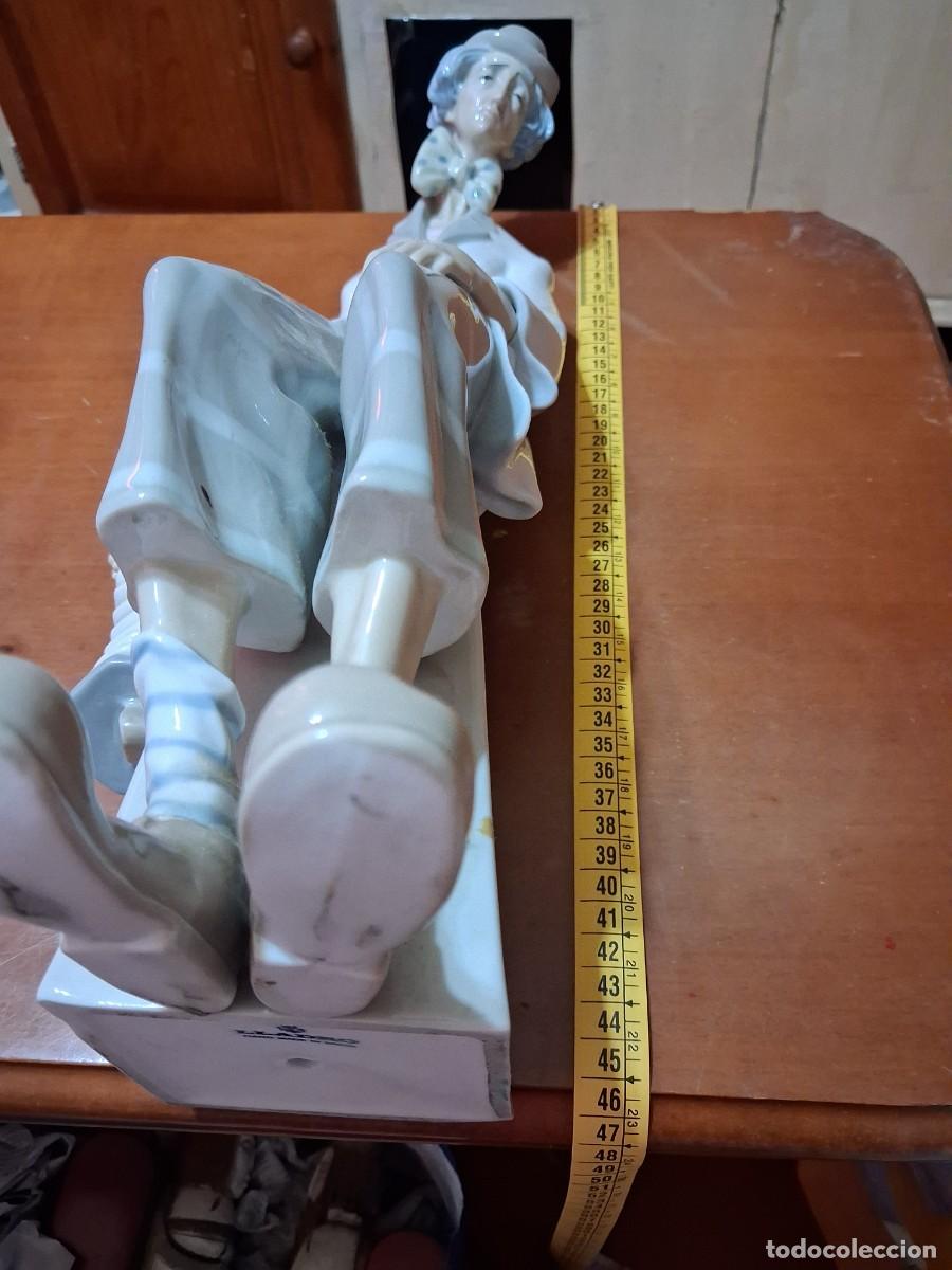 Otros objetos de arte: Payaso de ladr&oacute;n escultura payaso triste