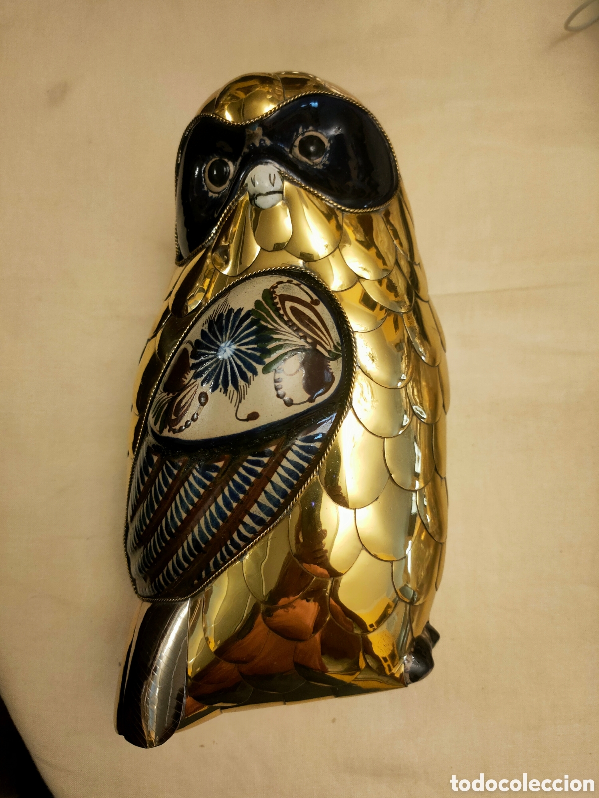 Otros objetos de arte: Buho metalico y ceramica, parte esmaltada.