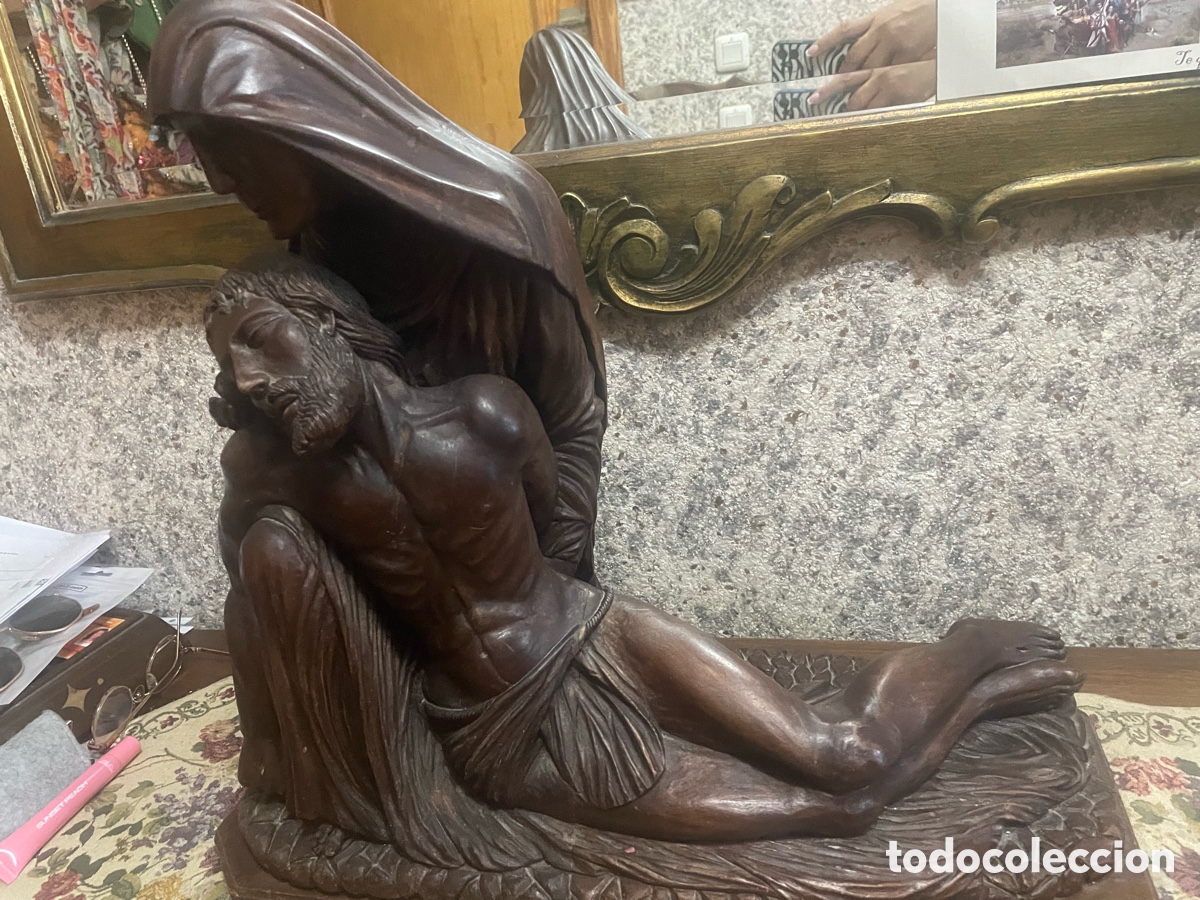 Otros objetos de arte: Escultura Piedad madera