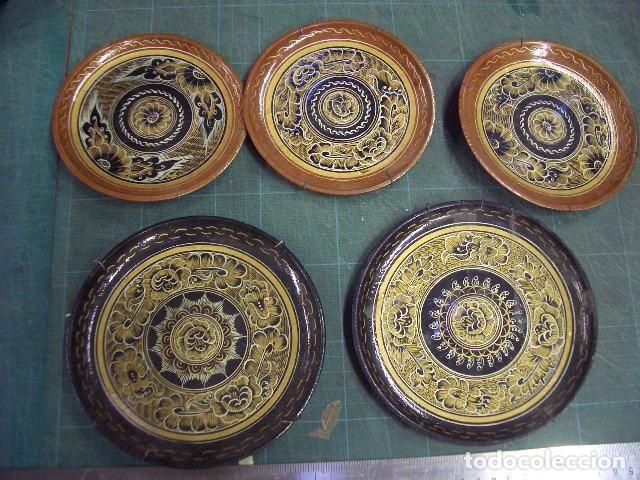 Otros objetos de arte: 5 platos de laca o maque tradicional, una de las t&eacute;cnicas de arte popular m&aacute;s antiguas y emblem&aacute;tica