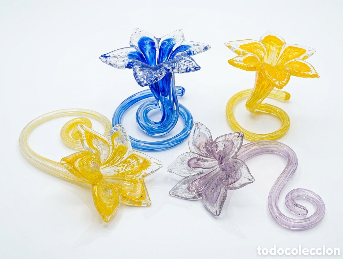 Other art objects: Lote de 4 flores de cristal de Murano