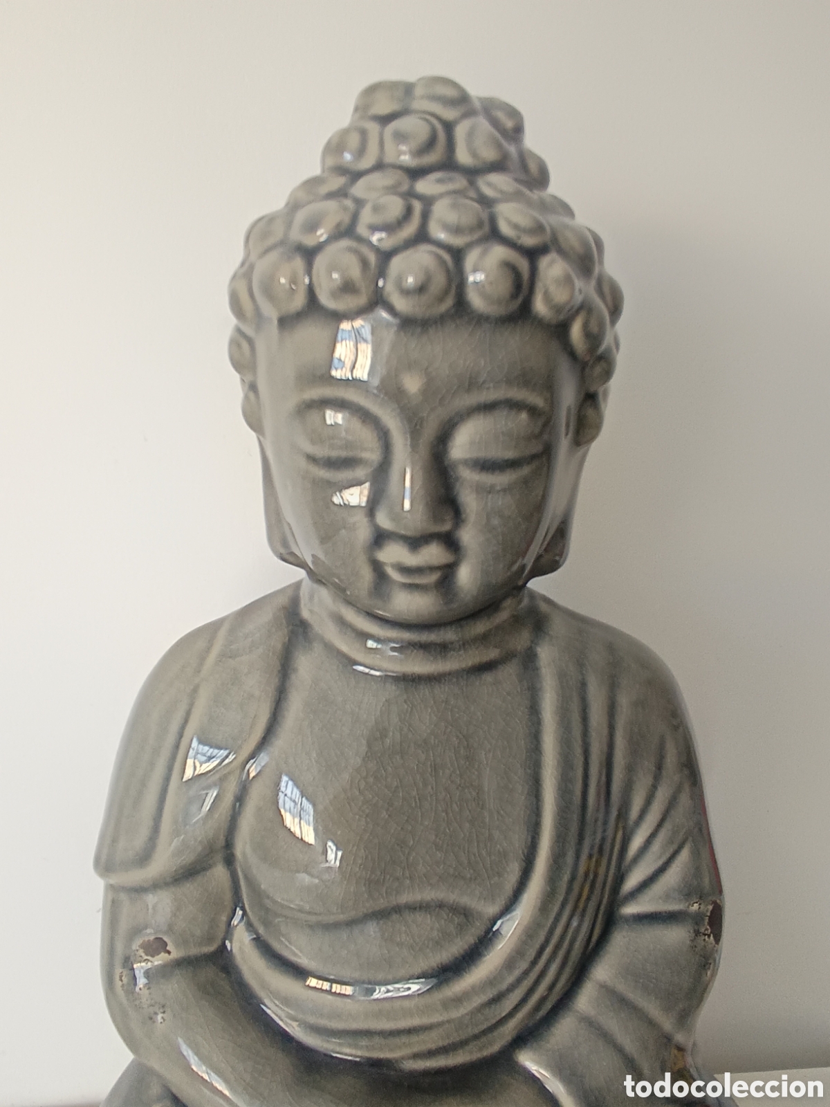Otros objetos de arte: Gran Buda protector en porcelans gris - Foto 3