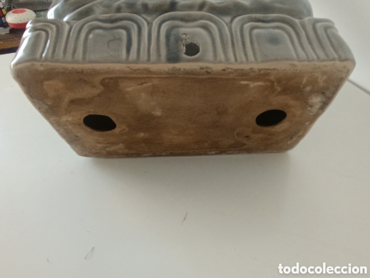 Otros objetos de arte: Gran Buda protector en porcelans gris - Foto 9