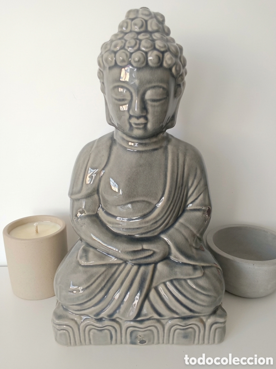Otros objetos de arte: Gran Buda protector en porcelans gris - Foto 1
