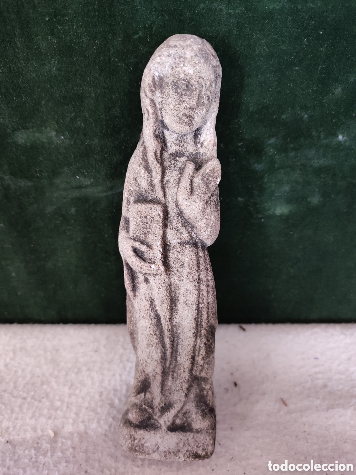 Otros objetos de arte: Figura de estilo renacentista en piedra artificial
