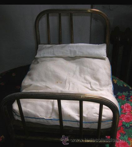 Vestidos mu&ntilde;eca espa&ntilde;ola cl&aacute;sica: CAMA HIERRO A&ntilde;o 1920 - Foto 1