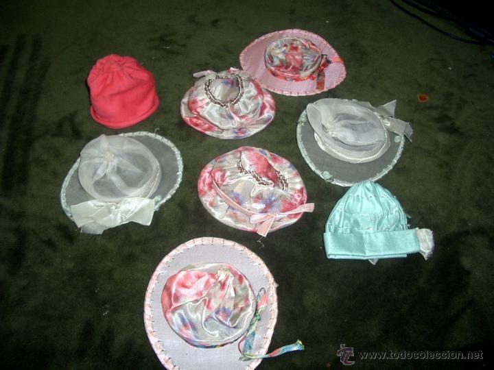 Vestidos mu&ntilde;eca espa&ntilde;ola cl&aacute;sica: Lote de gorros para mu&ntilde;eca. ca9 - Foto 1