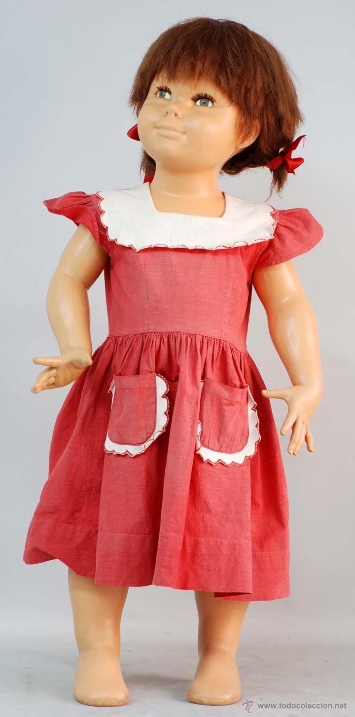 Papúa Nueva Guinea anillo brazo maniquí niña con vestido rojo escaparate tienda - Buy Dresses and  accessories for classic Spanish dolls on todocoleccion