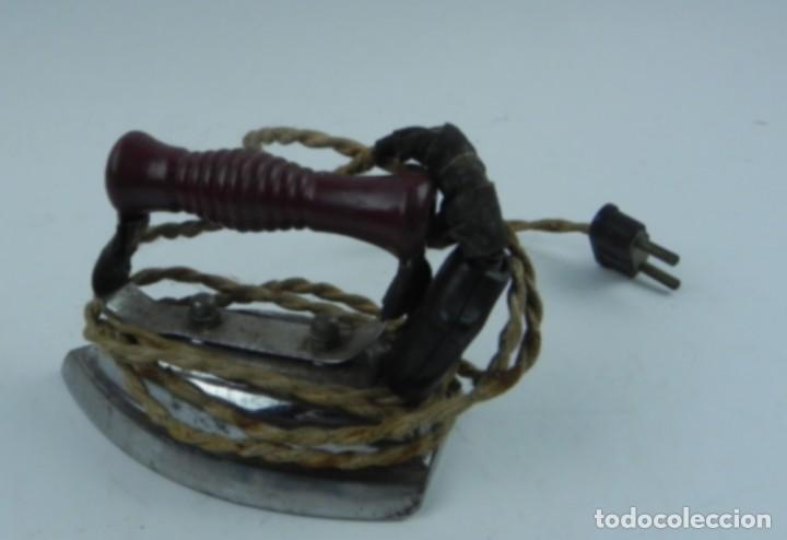 Vêtements Poupée Espagnole Classique: PLANCHA ELECTRICA PARA ROPA DE MUÑECAS EN FUNCIONAMIENTO NECESITA TRANSFORMADOR MEDIDAS 14 CM