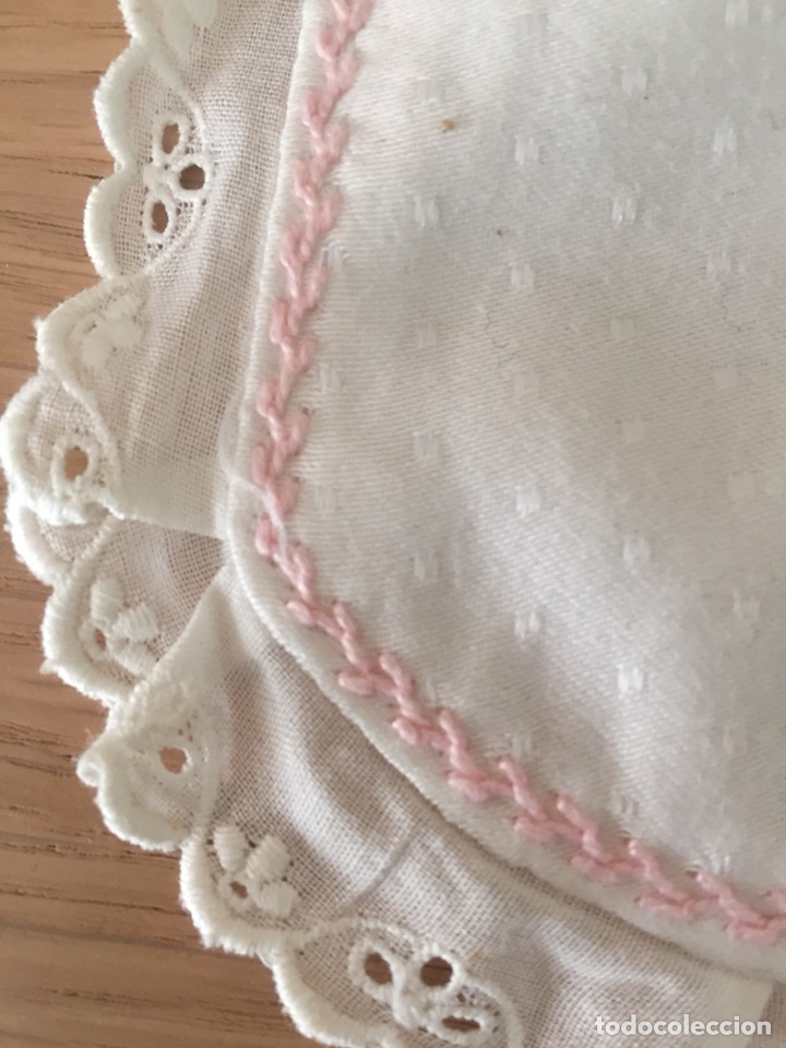Vestidos mu&ntilde;eca espa&ntilde;ola cl&aacute;sica: Babero para mu&ntilde;eca - Foto 2