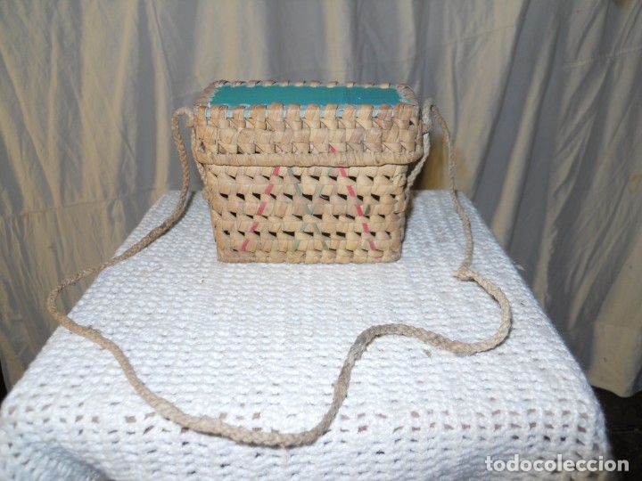 Vestidos mu&ntilde;eca espa&ntilde;ola cl&aacute;sica: antiguo bolsito de mu&ntilde;ecas, de enea. - Foto 1