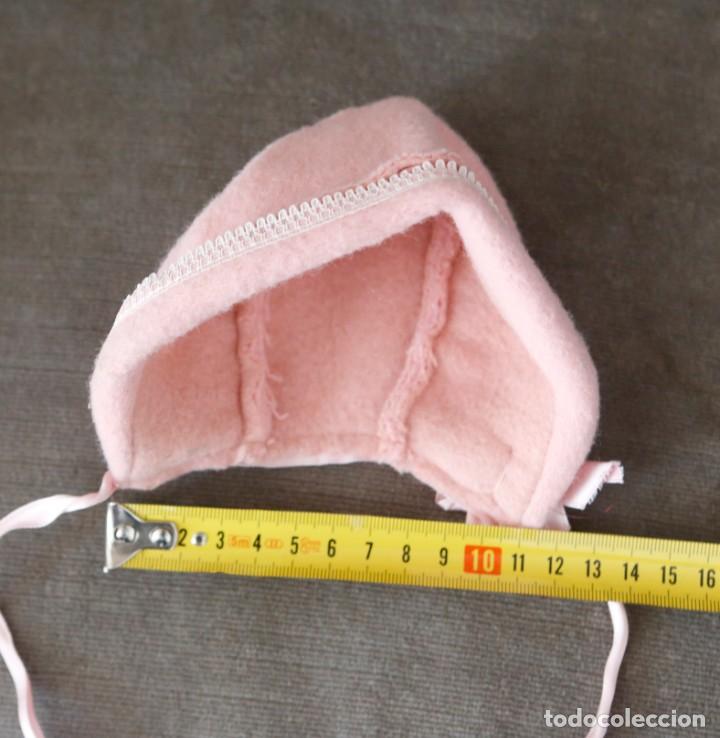 Vestidos mu&ntilde;eca espa&ntilde;ola cl&aacute;sica: Gorrito rosa para mu&ntilde;eca - Foto 1