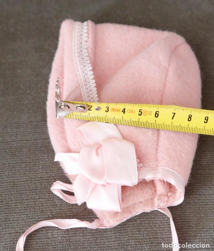 Vestidos mu&ntilde;eca espa&ntilde;ola cl&aacute;sica: Gorrito rosa para mu&ntilde;eca - Foto 2