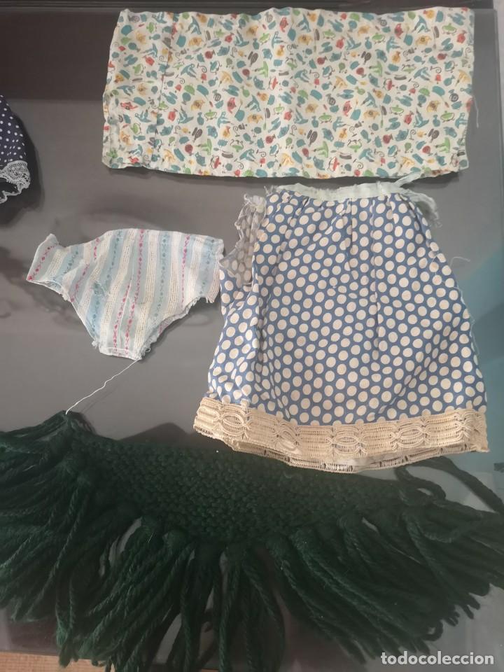 Vestidos mu&ntilde;eca espa&ntilde;ola cl&aacute;sica: LOTE DE TRAJES Y COMPLEMENTOS PARA MU&Ntilde;ECAS ANTIGUA - Foto 3