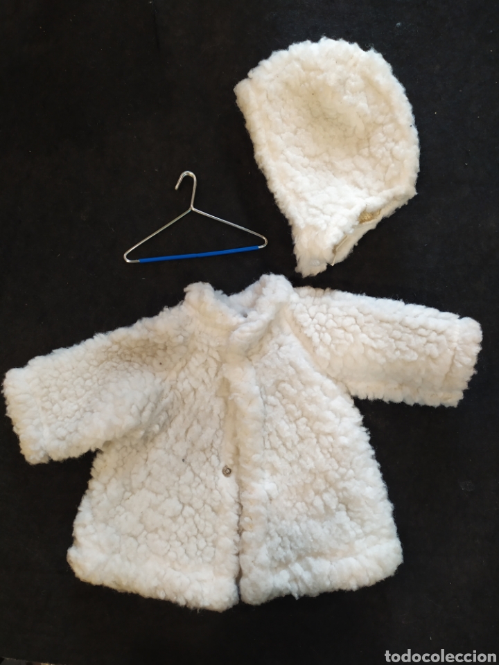 Vestidos mu&ntilde;eca espa&ntilde;ola cl&aacute;sica: Abrigo y gorro blanco para mu&ntilde;eco. - Foto 1