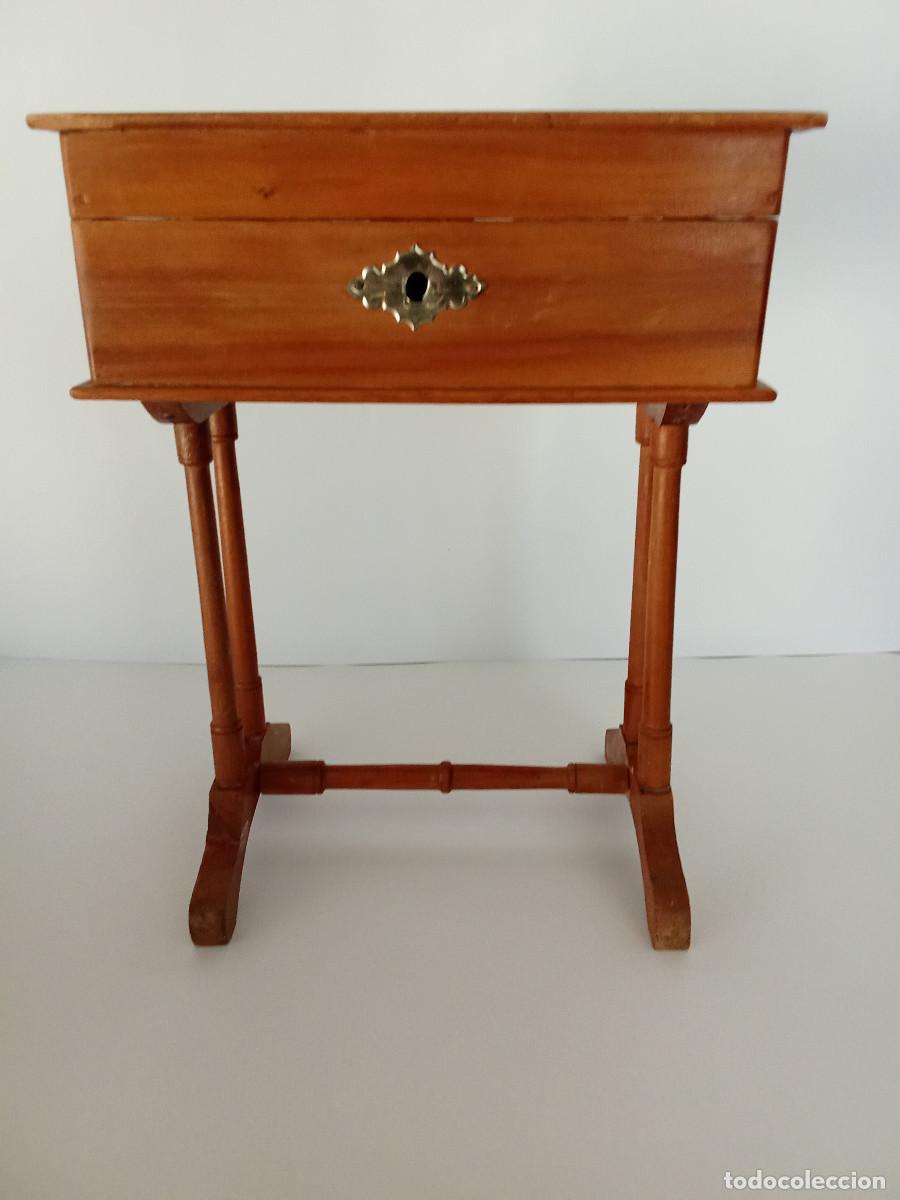 Vestidos Mu&ntilde;eca Espa&ntilde;ola Cl&aacute;sica: Antiguo costurero joyero de juguete madera