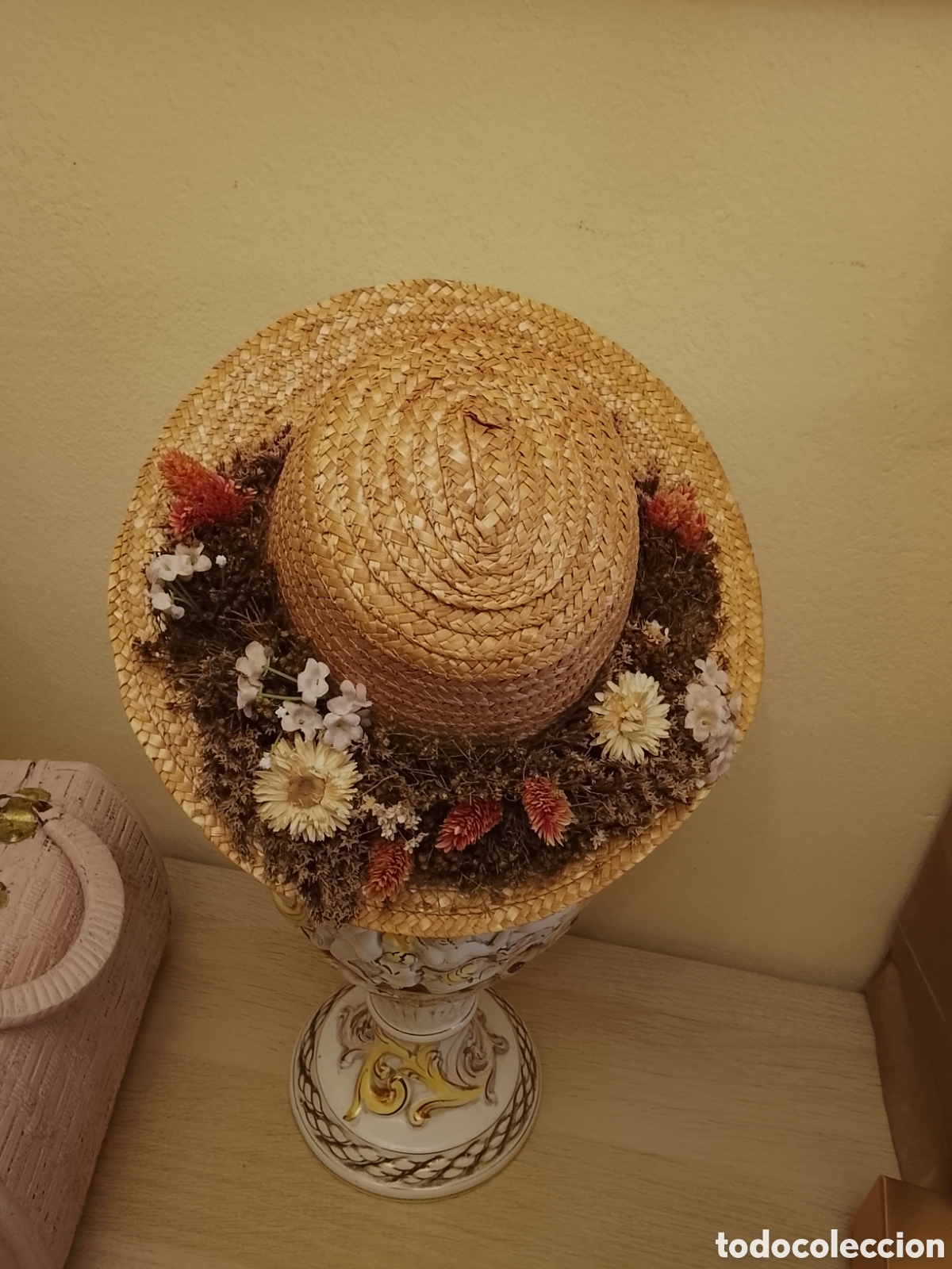 Vestidos Mu&ntilde;eca Espa&ntilde;ola Cl&aacute;sica: Antiguo sombrero de paja ,con guirnalda de flor seca .Ver fotos y leer descripci&oacute;n
