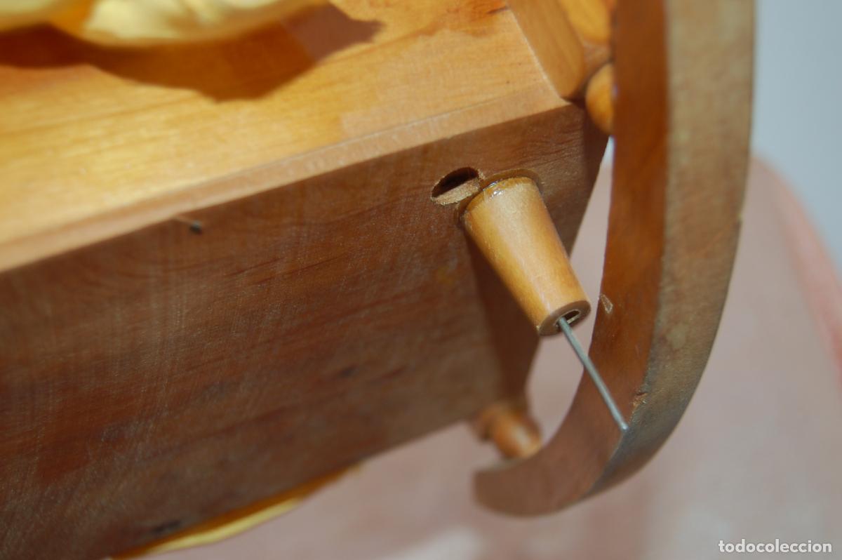 Vestidos mu&ntilde;eca espa&ntilde;ola cl&aacute;sica: cuna de madera y mu&ntilde;eca de celuloide en caja - Foto 7