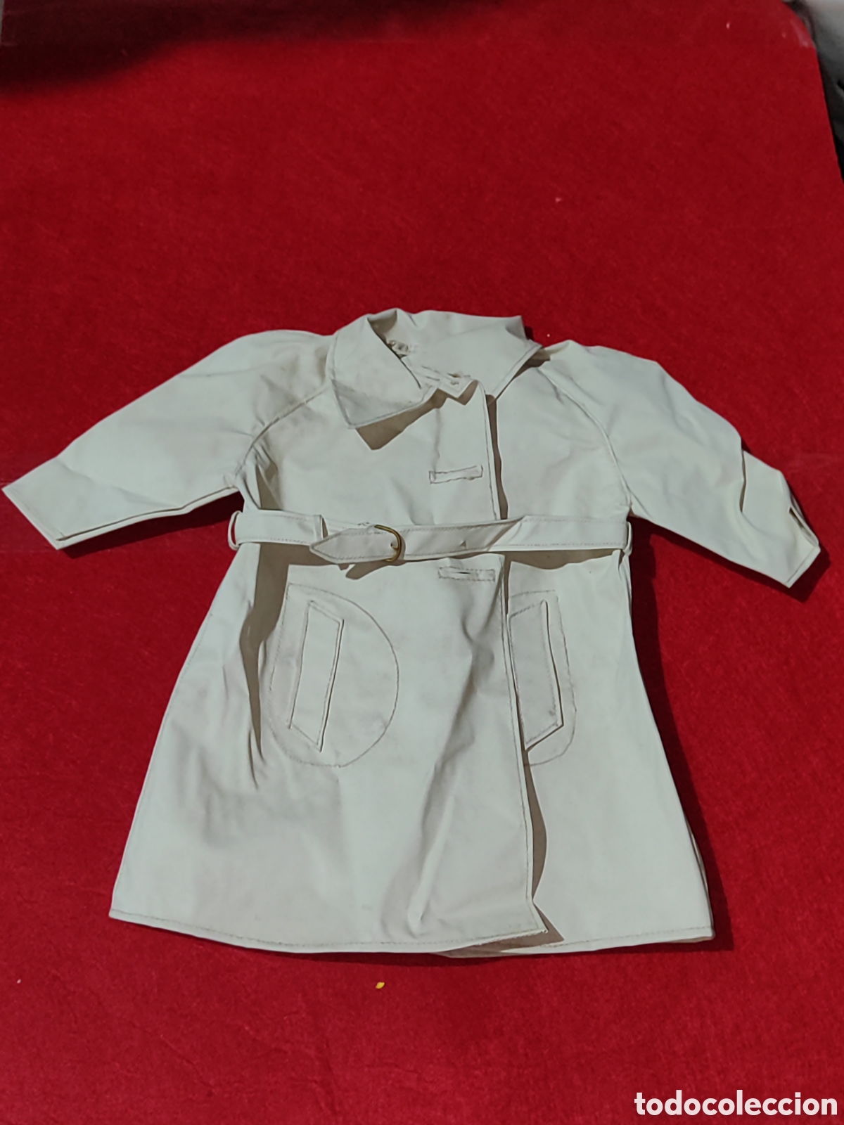 Vestidos mu&ntilde;eca espa&ntilde;ola cl&aacute;sica: Chubasquero gabardina mu&ntilde;eca Maricela
