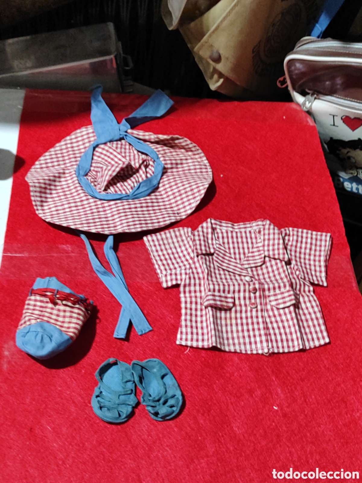 Vestidos mu&ntilde;eca espa&ntilde;ola cl&aacute;sica: Conjunto cuadros rojos playa con sandalias goma y bolso mariquita perez o similar