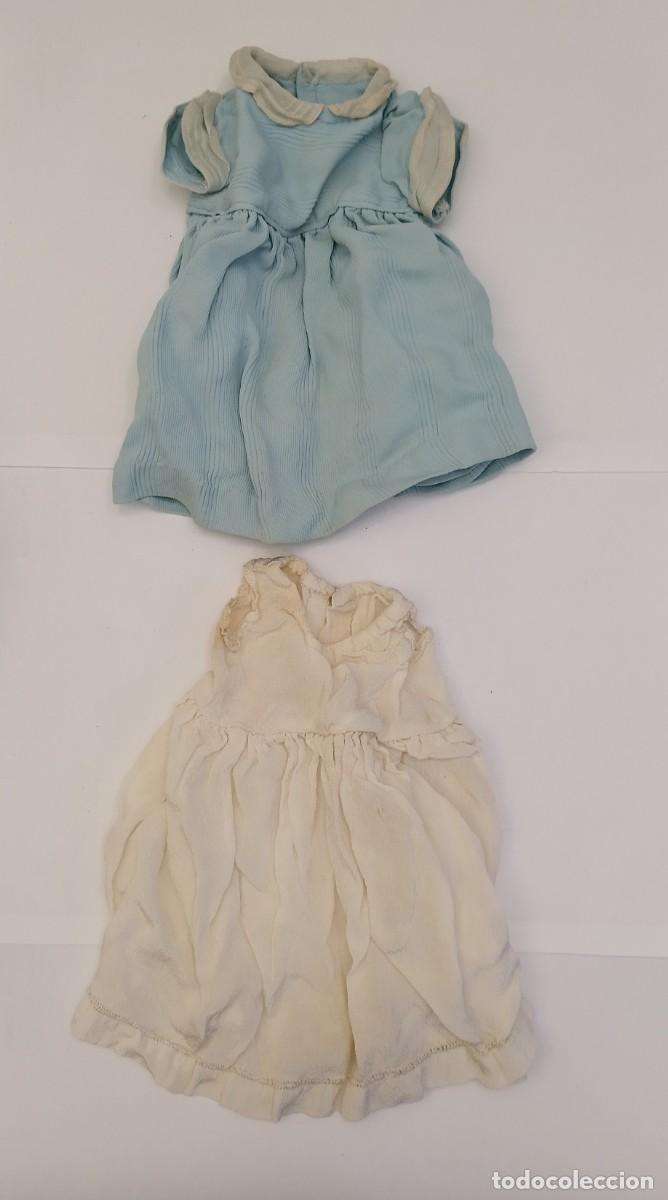 Vestidos Boneca Espanhola Cl&aacute;ssica: Vestidos para mu&ntilde;eca. A&ntilde;os 40. Vestido azul y vestido blanco.