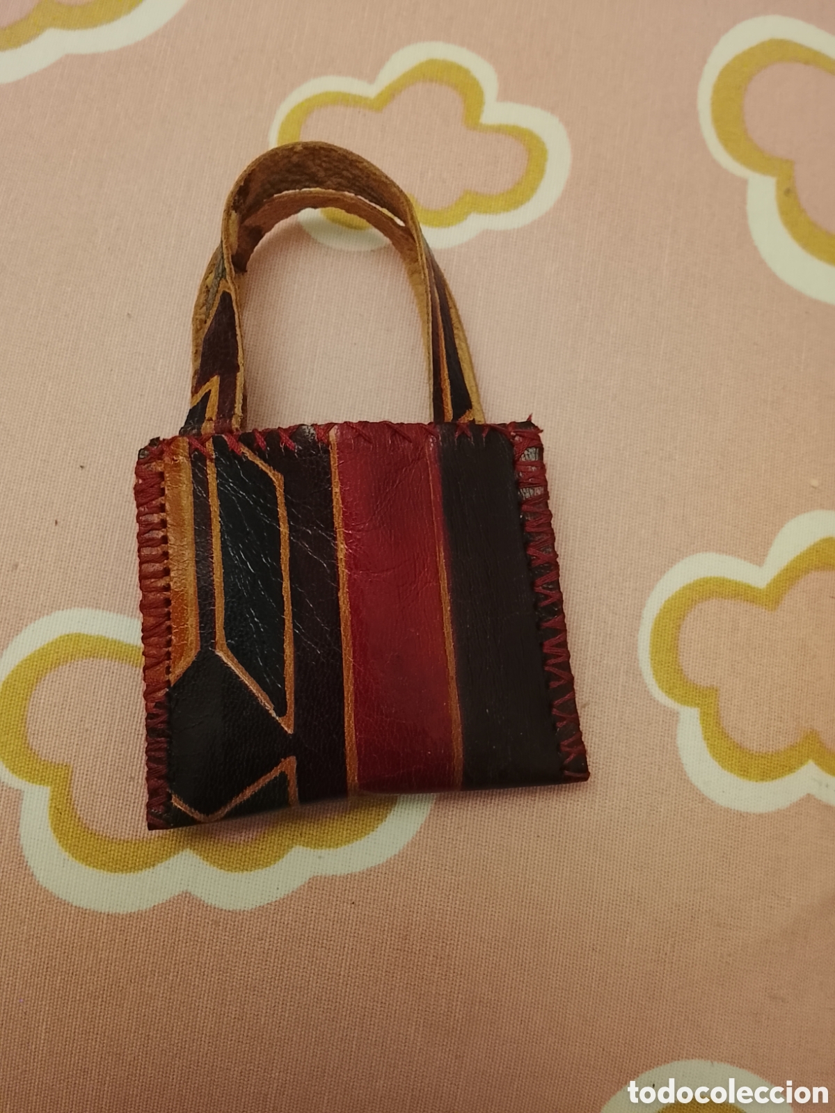 Vestidos mu&ntilde;eca espa&ntilde;ola cl&aacute;sica: Bolso de piel ,en tipo marroquiner&iacute;a ,para mu&ntilde;ecas Gisela ,Mariquita ,etc