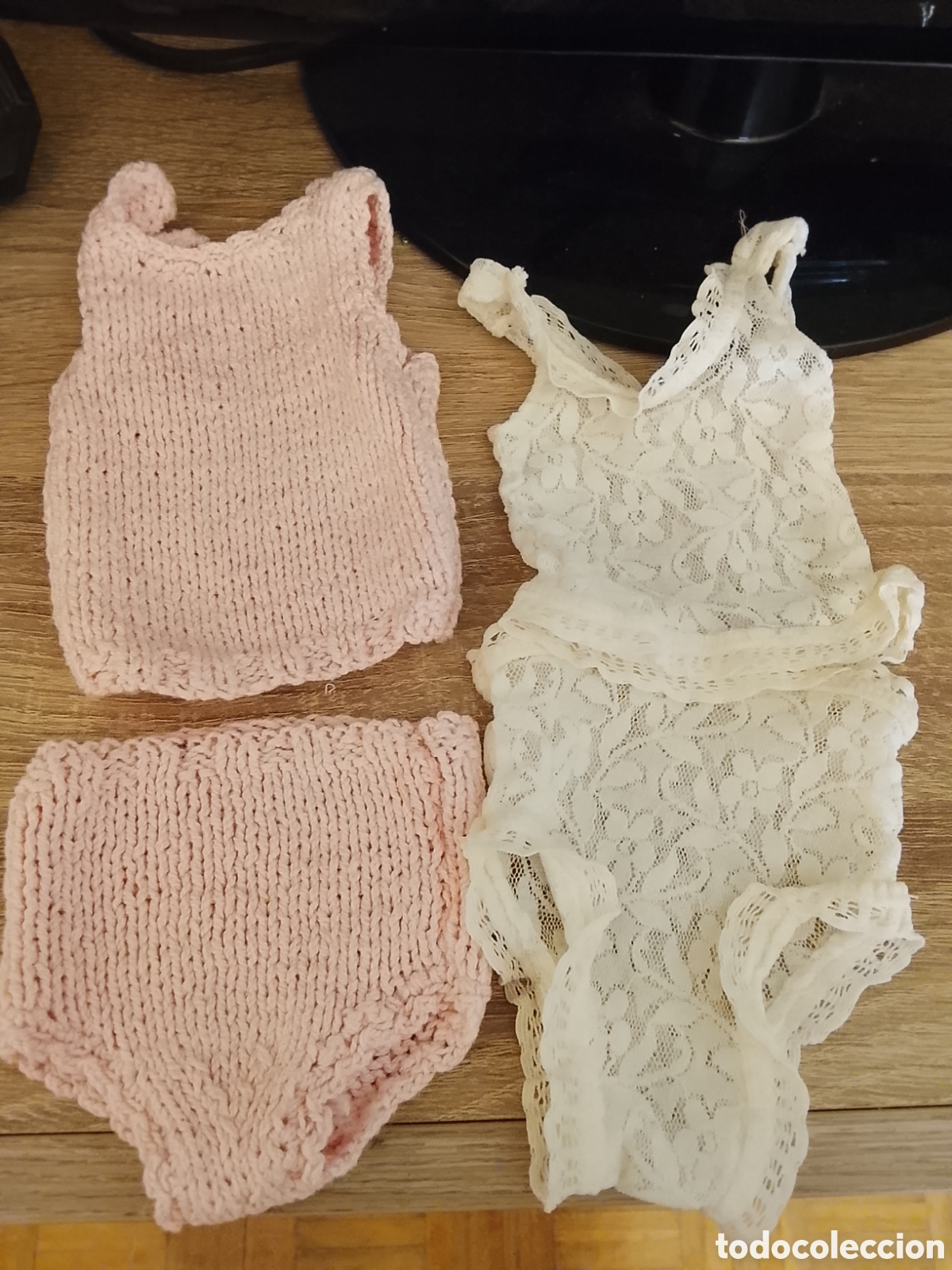 Vestiti Bambola Spagnola Classica: Lote de dos conjuntos de ropa interior ,para Cayetana ,Lily etc ,son artesanos y antiguosdescripci&oacute;n