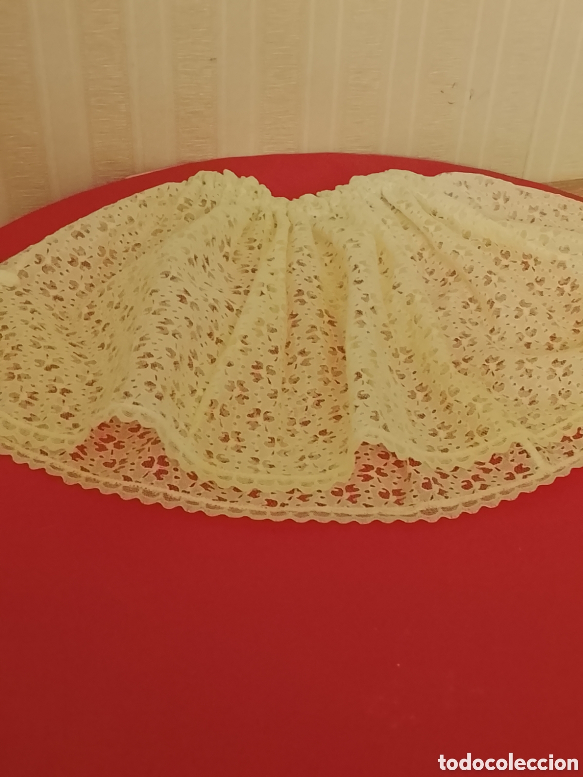 Vestidos mu&ntilde;eca espa&ntilde;ola cl&aacute;sica: Falda de Guendolina.Es de encaje de blonda .
