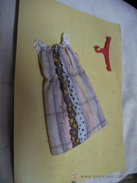 Vestidos mu&ntilde;ecas espa&ntilde;olas: ANTIGUO TRAJE PARA MU&Ntilde;ECA CON PERCHA - Foto 1