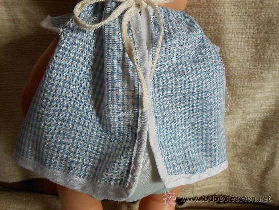 Vestidos mu&ntilde;ecas espa&ntilde;olas: MANDIL&Oacute;N  para mu&ntilde;eco/a de 29 a 30 cms. - Foto 2