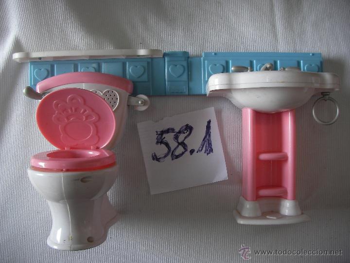 Vestidos mu&ntilde;ecas espa&ntilde;olas: INODORO CON SONIDO Y LAVABO PARA MU&Ntilde;ECA - Foto 1