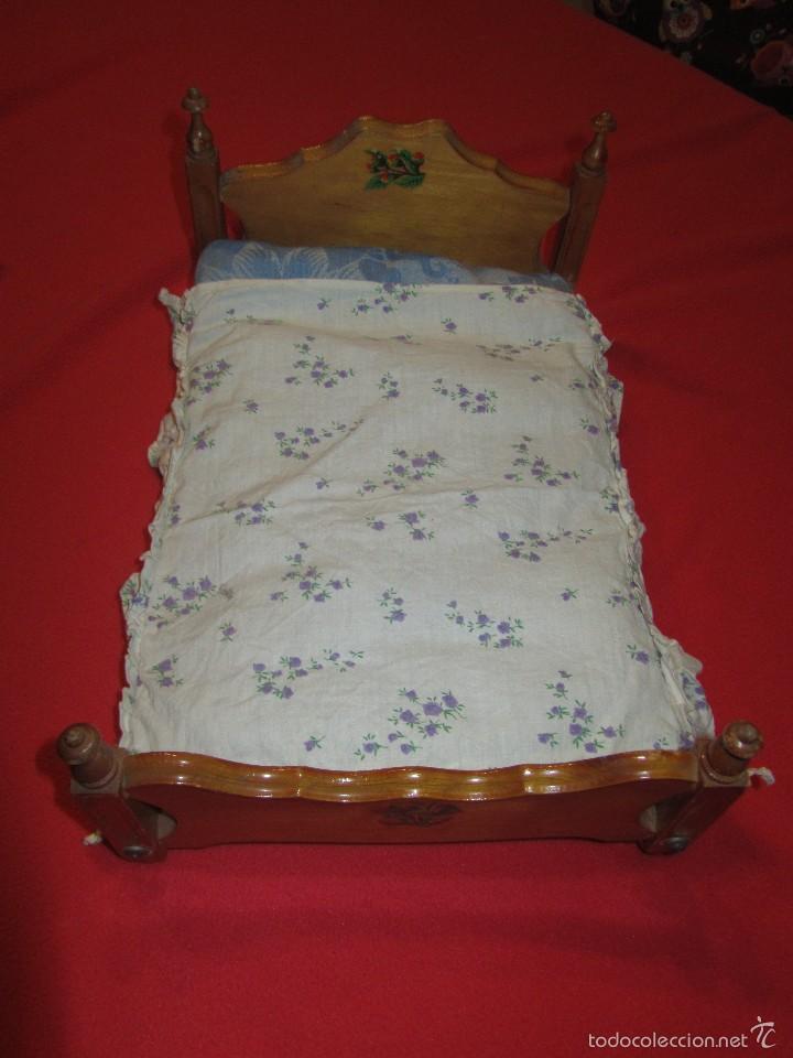 cama camita de antigua 60-70 - Comprar Vestidos y Accesorios Muñecas Españolas de colección en - 56101753