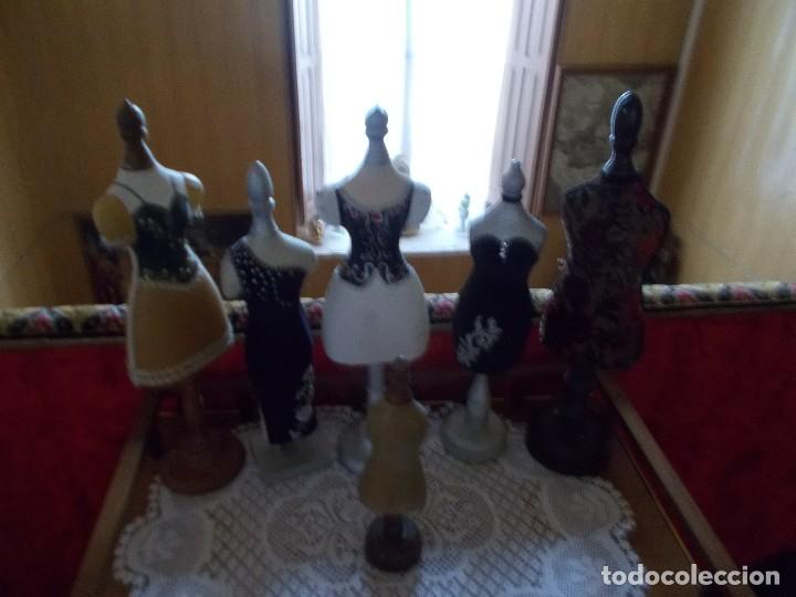 Vestidos mu&ntilde;ecas espa&ntilde;olas: Lotes de maniquis surtidos - Foto 1