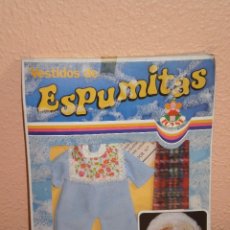 Vestidos Muñecas Españolas: CAJITA CON VESTIDITOS DE ESPUMITAS DE TOYSE , REF: 6215 . AÑOS 70 .. Lote 119582635