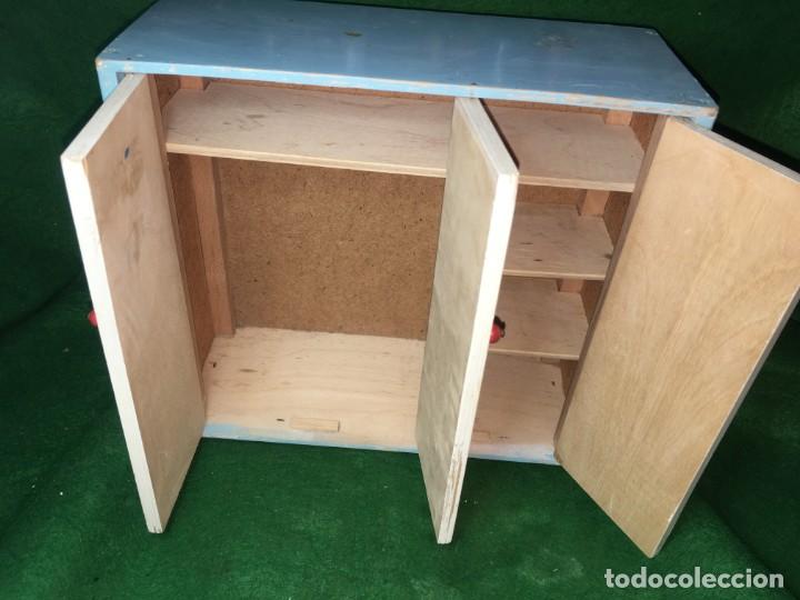 Vestidos mu&ntilde;ecas espa&ntilde;olas: ARMARIO DE MADERA PARA MU&Ntilde;ECA - Foto 3