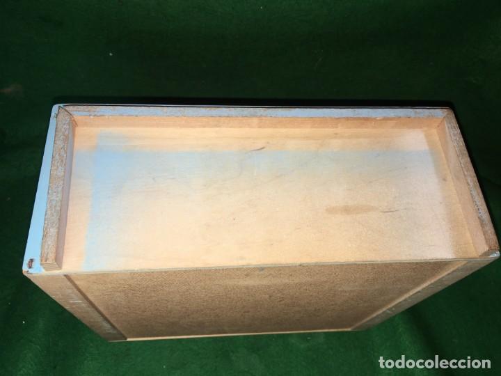 Vestidos mu&ntilde;ecas espa&ntilde;olas: ARMARIO DE MADERA PARA MU&Ntilde;ECA - Foto 4