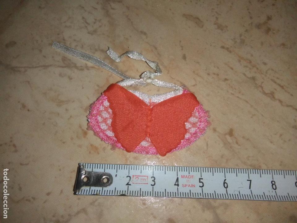 Vestidos mu&ntilde;ecas espa&ntilde;olas: babero para mu&ntilde;eca tama&ntilde;o barriguita cpp2 - Foto 1