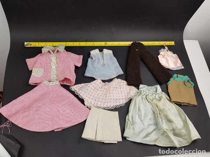 lote de ropa muñeca muñeco años 70 - Comprar Vestidos e Acessórios Boneca  espanhola Moderna no todocoleccion