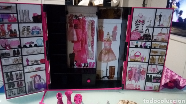 Vestidos mu&ntilde;ecas espa&ntilde;olas: Barbie armario, wardrobe y complementos - Foto 2