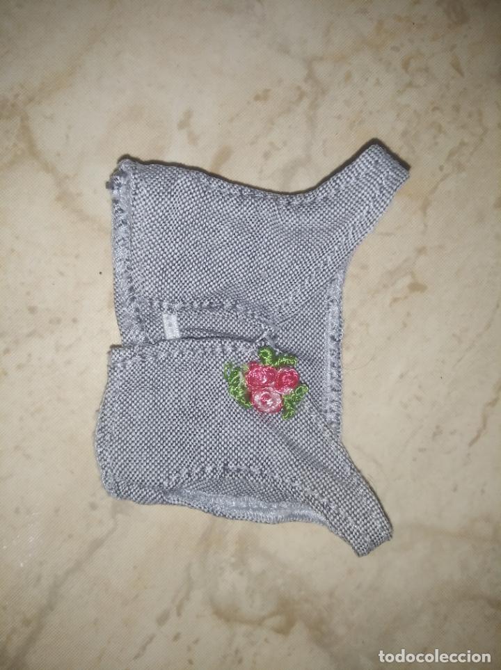 chaleco para muñeca a crochet