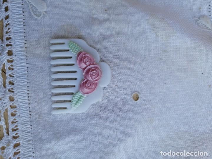Vestidos mu&ntilde;ecas espa&ntilde;olas: Peine de mu&ntilde;eca con flores - Foto 2
