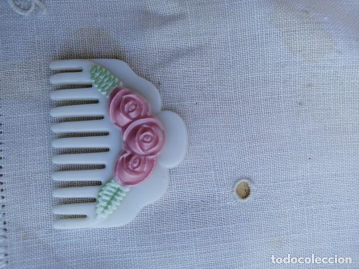 Vestidos mu&ntilde;ecas espa&ntilde;olas: Peine de mu&ntilde;eca con flores - Foto 3