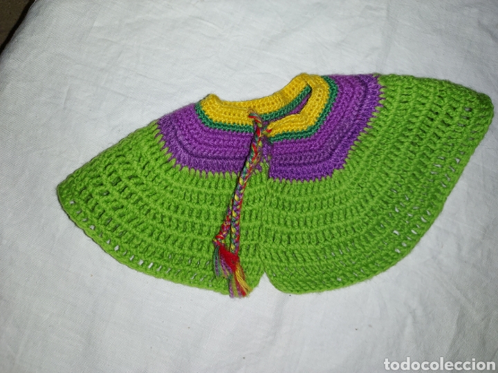 Vestidos mu&ntilde;ecas espa&ntilde;olas: PONCHO DE PUNTO BICOLOR PARA MU&Ntilde;ECA - Foto 3
