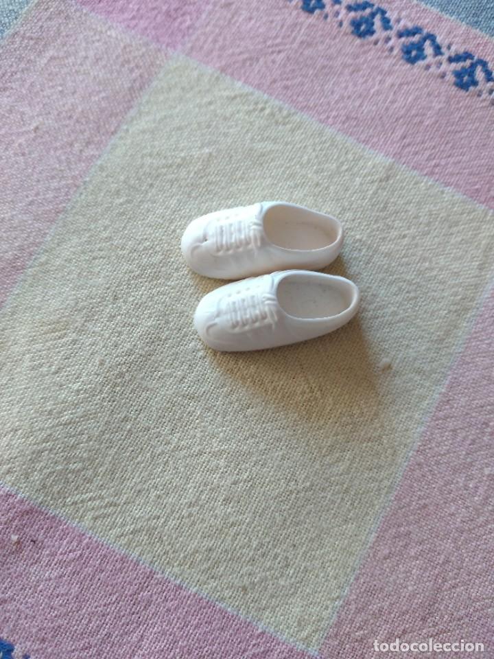 zapatos deportivos blancos chabel originales de - Buy Original Dresses and  Accessories for Modern Spanish Dolls at todocoleccion - 330134803