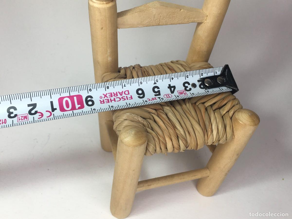 Vestidos mu&ntilde;ecas espa&ntilde;olas: SILLA PARA MU&Ntilde;ECAS DE MADERA Y ENEA - Foto 3