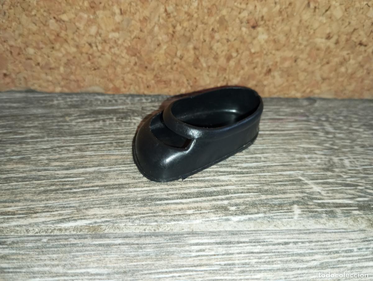 Vestidos mu&ntilde;ecas espa&ntilde;olas: Zapato de mu&ntilde;eca Lesly - Foto 1